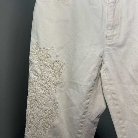 Embroidered white jeans - Picture 2 of 5